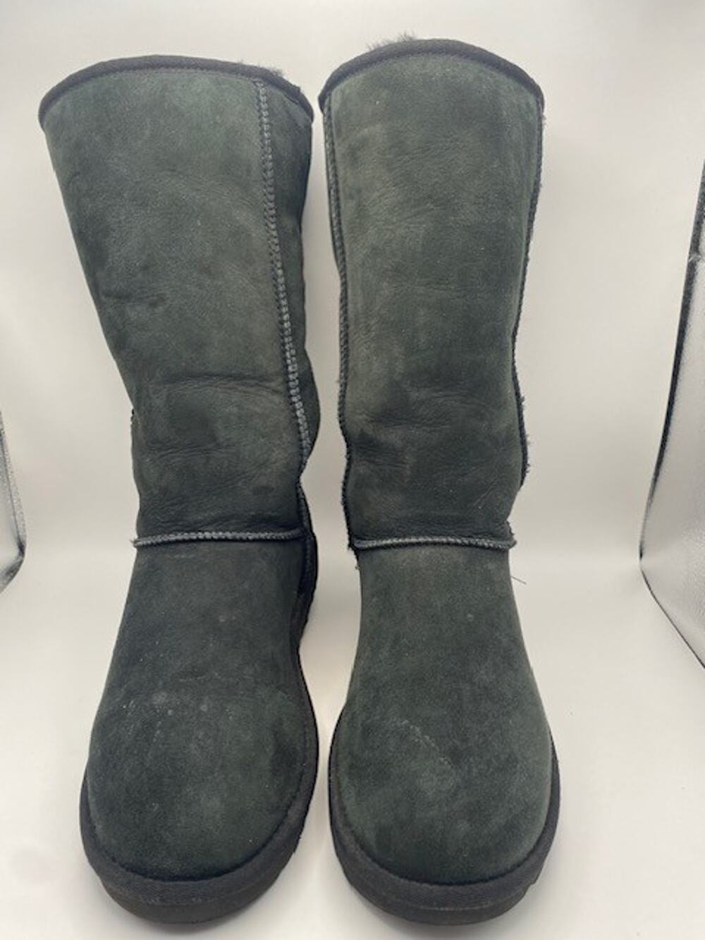 UGG Australia Classic Tall 5815 Black Sheepskin Suede Boots Womens Size 9